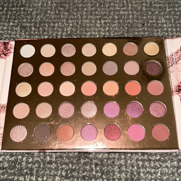 Ellen Tracy Rosy Nudes Eyeshadow Palette BRAND NEW. - Picture 4 of 4
